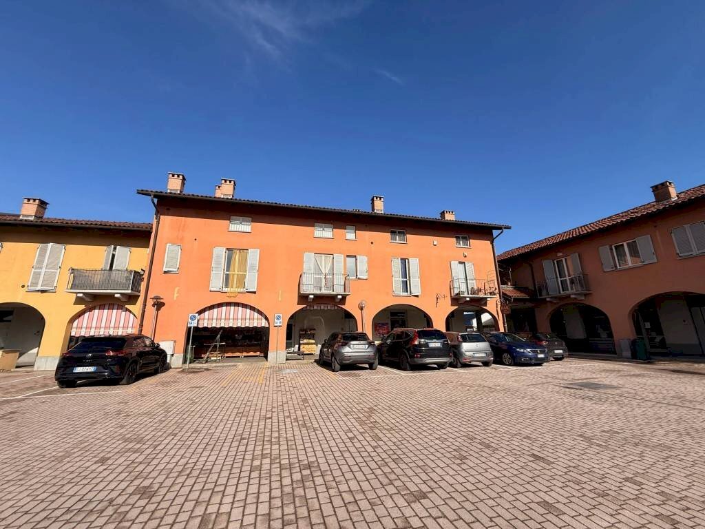 Cortile interno - Three-room apartment piazza Canonico Bella, 13, Carmagnola - photo 2