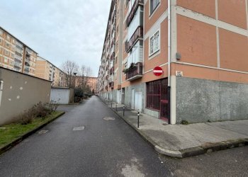 Zona - Box strada del Drosso, 184, Torino (neighborhood Mirafiori Sud) - photo 1
