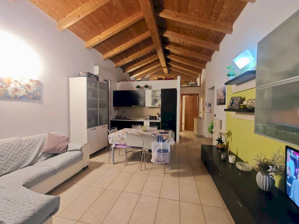 Salone - Appartamento corso Giovanni Battista Volpini, Isola d'Asti - foto 1