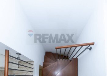 Scale - Three-room apartment Via Giuseppe Monti
5, Milano - photo 37