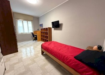 Camera da letto - Trilocale via Pasquale Paoli, 7, Torino (zona Lingotto) - foto 22