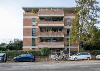 Edificio all\'aperto - Trilocale via affogalasino
62, Roma - foto 22