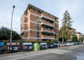 Edificio all\'aperto - Trilocale via affogalasino
62, Roma - foto 31