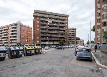 Edificio all\'aperto - Trilocale Via Libero Leonardi
137, Roma - foto 2