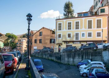 Edificio all\'aperto - Trilocale via frascati
 
10, Rocca di Papa - foto 1