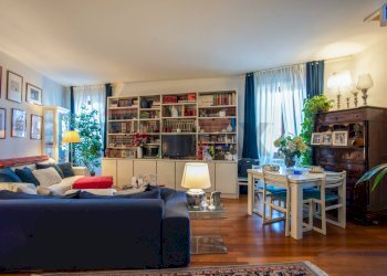 Sala da pranzo - Trilocale via frascati
 
10, Rocca di Papa - foto 5