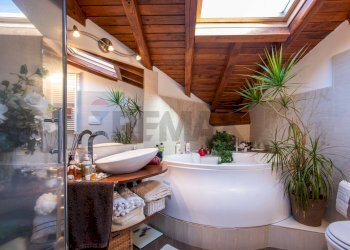 Bagno - Trilocale via frascati
 
10, Rocca di Papa - foto 30