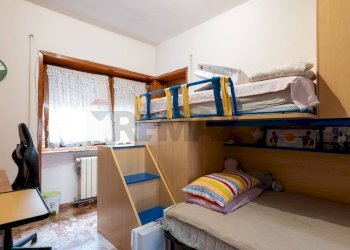 Camera / camera da letto - Trilocale Via Monte Cervialto
143, Roma - foto 12