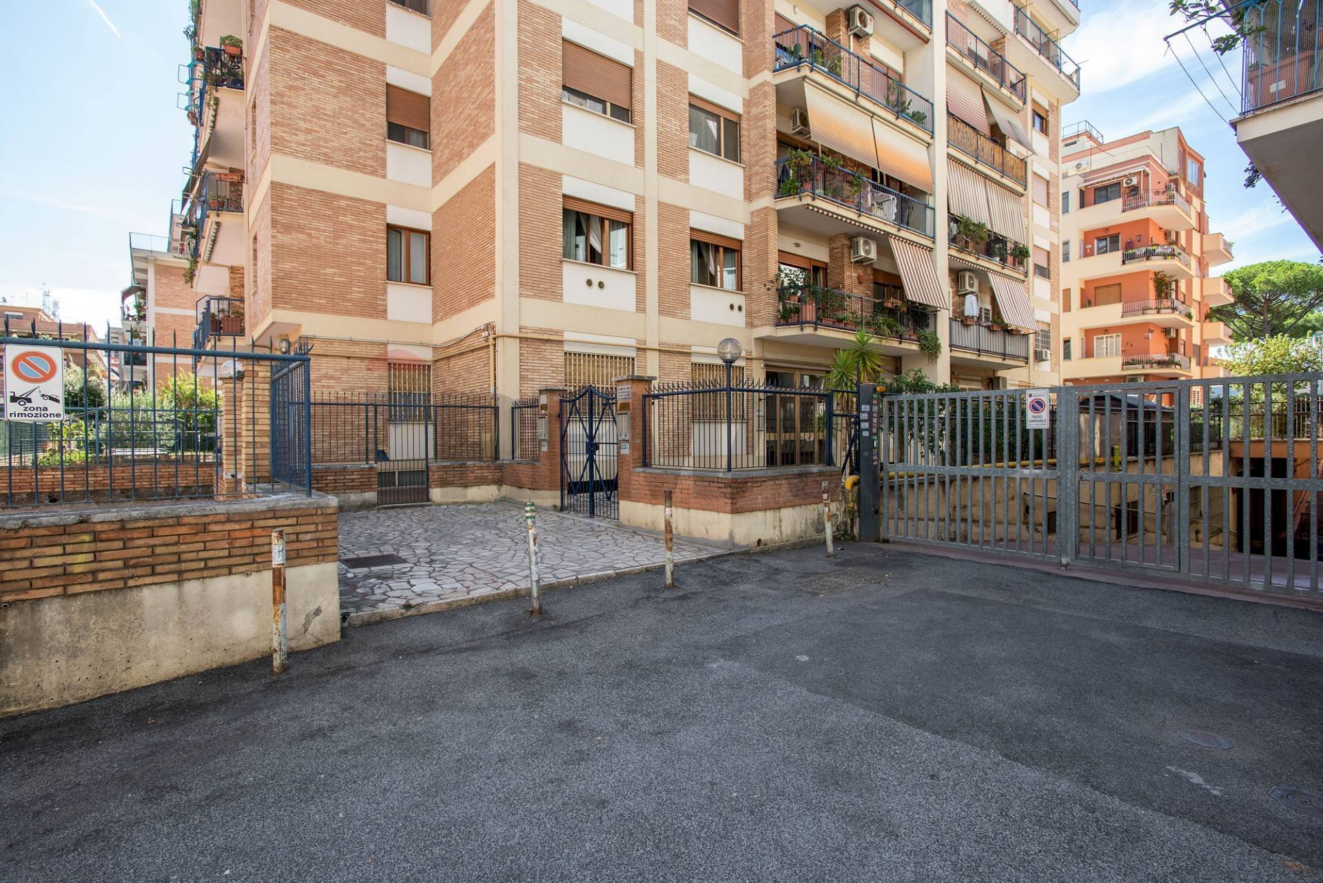 Edificio all\'aperto - Attico via giunio silano
 
18, Roma - foto 1