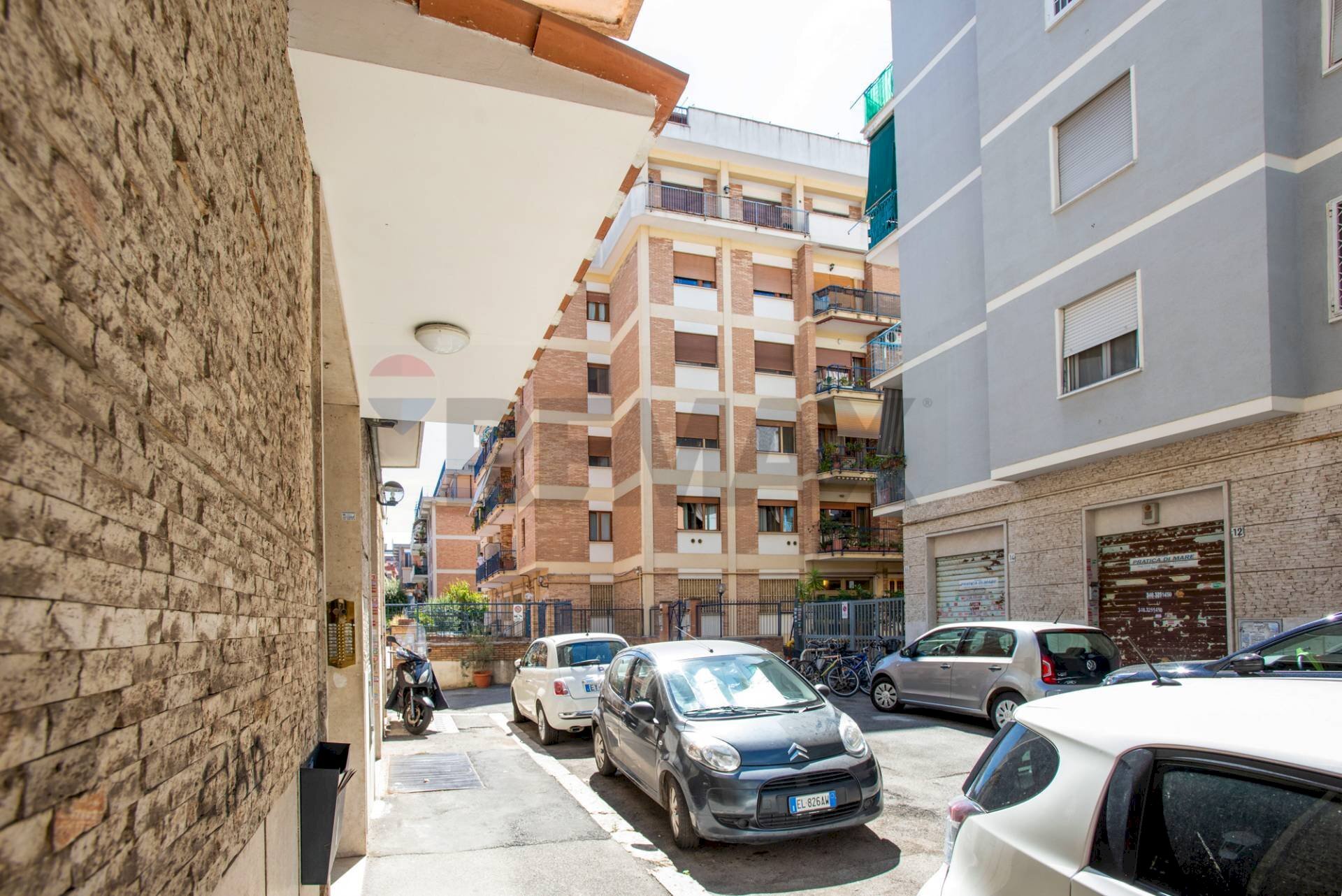 Edificio all\'aperto - Attico via giunio silano
 
18, Roma - foto 2