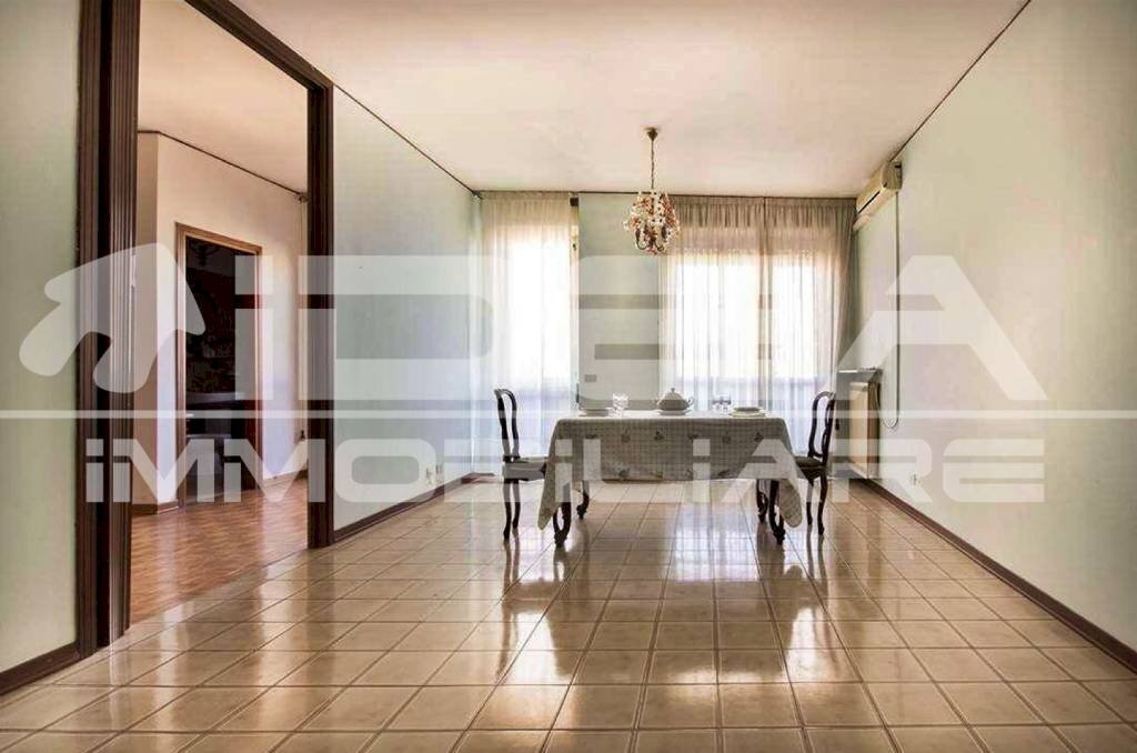 Salone - Four-room apartment via Giuseppe Notari, Modena - photo 1