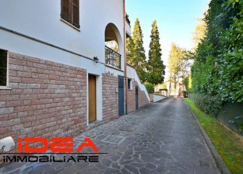 Cortile interno - Villa via Umberto Giordano, Castelnuovo Rangone - foto 9