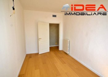 Camera da letto - Appartamento viale Lodovico Antonio Muratori, Modena (zona Centro Storico) - foto 17