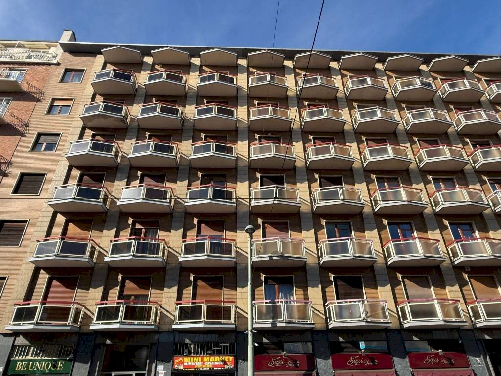 Facciata - Quadrilocale corso Giulio Cesare, 203, Torino (zona Rebaudengo) - foto 2