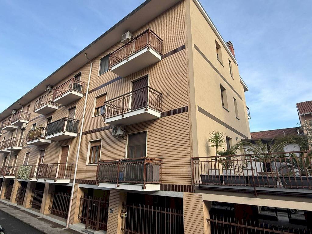 Facciata - Three-room apartment via Angelo Brofferio, 8, Settimo Torinese - photo 2