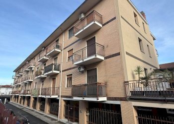 Facciata - Trilocale via Angelo Brofferio, 8, Settimo Torinese - foto 1