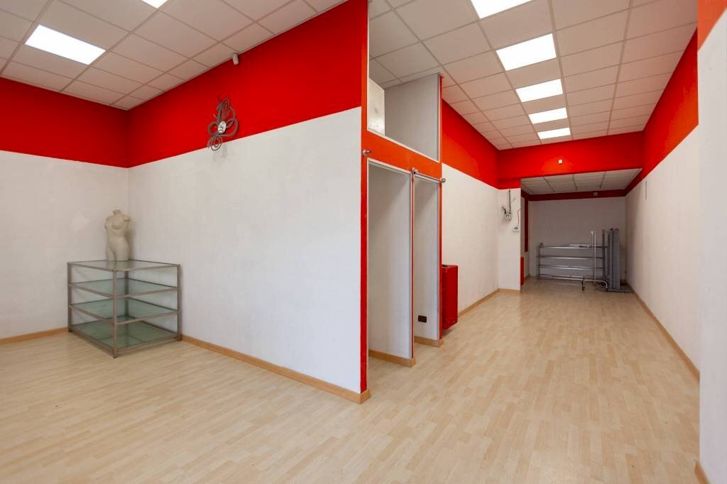 Interno non residenziale - Attività Commerciale corso Vercelli, 376, Torino - foto 2