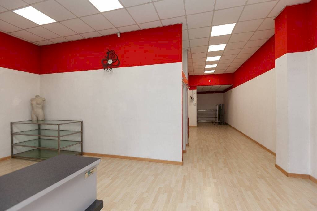 Interno non residenziale - Attività Commerciale corso Vercelli, 376, Torino - foto 1