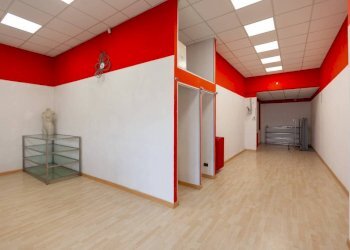 Interno non residenziale - Attività Commerciale corso Vercelli, 376, Torino - foto 9