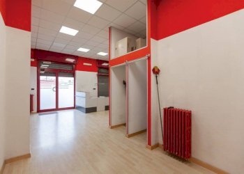 Interno non residenziale - Attività Commerciale corso Vercelli, 376, Torino - foto 16