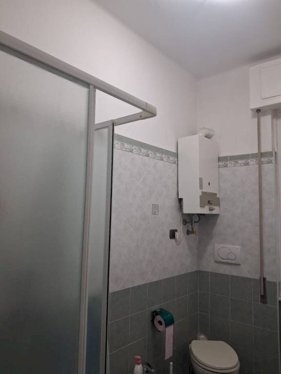 Bagno - Bilocale via Sergio Piombelli, 24, Genova (zona Sampierdarena) - foto 3