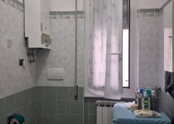 Bagno - Bilocale via Sergio Piombelli, 24, Genova (zona Sampierdarena) - foto 1