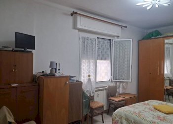 Camera da letto - Bilocale via Sergio Piombelli, 24, Genova (zona Sampierdarena) - foto 28