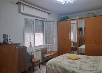 Camera da letto - Bilocale via Sergio Piombelli, 24, Genova (zona Sampierdarena) - foto 30