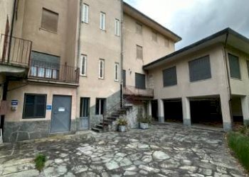 Cortile interno - Stable - Palace Cso Matteotti 36, Roma - photo 5