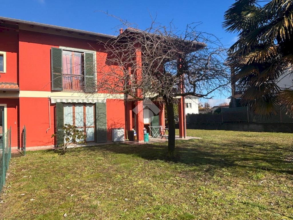 Trilocale Via croce, Varallo Pombia - foto 1