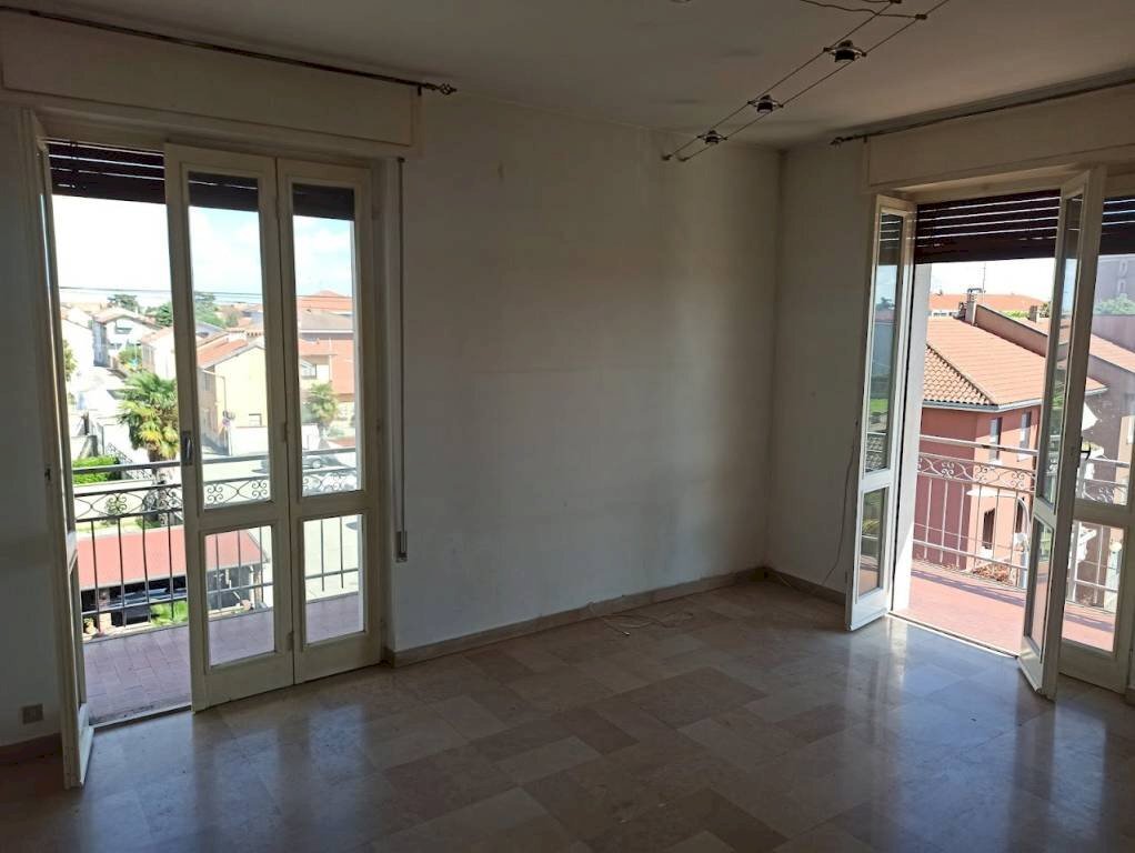 Soggiorno - Bilocale via Strettura, 17, Trecate - foto 3