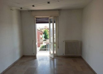 Soggiorno - Bilocale via Strettura, 17, Trecate - foto 4