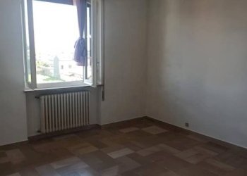 Camera da letto - Bilocale via Strettura, 17, Trecate - foto 18