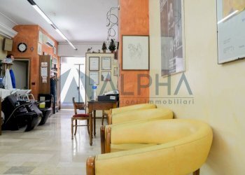 Interno non residenziale - Negozio via Martiri d'Ungheria, Cesena - foto 1