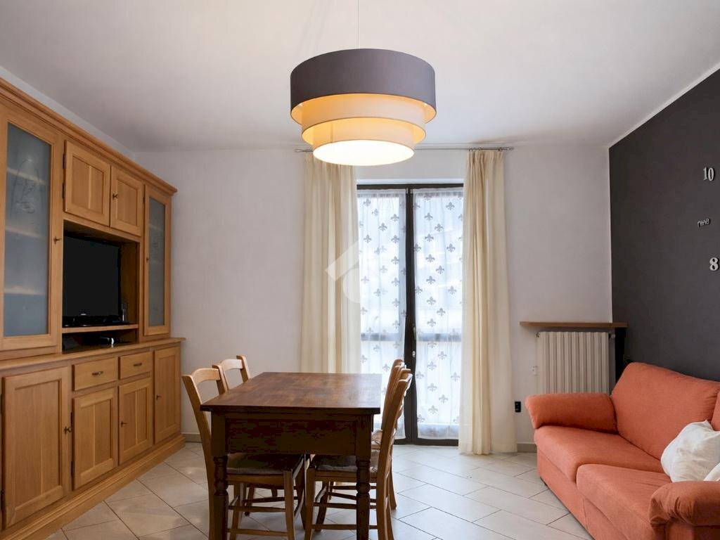 Three-room apartment Via S. Rocco, Bra - photo 1