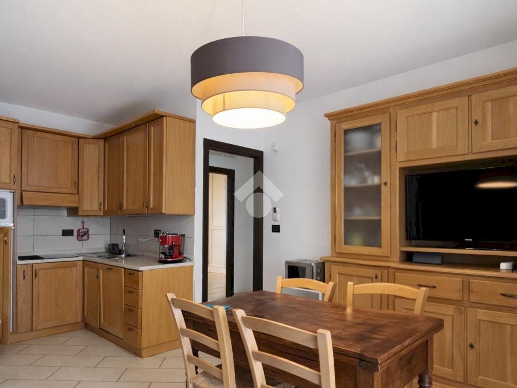 Three-room apartment Via S. Rocco, Bra - photo 2