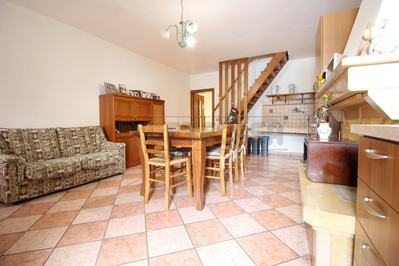 salotto - Casa semi indipendente Via Tadiotti 25, Montorso Vicentino - foto 2
