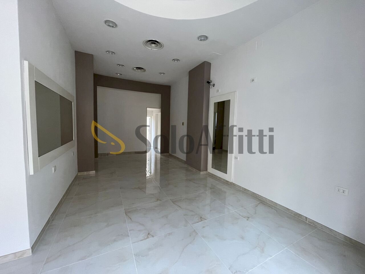 1b4d62cb-6185-4617-9614-f65d2d5d4ef6.jpeg - Commercial Premises Firenze - photo 1