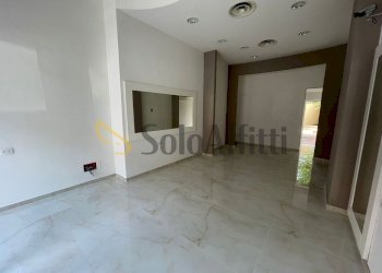 1b872b7c-ba45-4d44-8e75-2047082680a3.jpeg - Locale Commerciale Firenze - foto 2