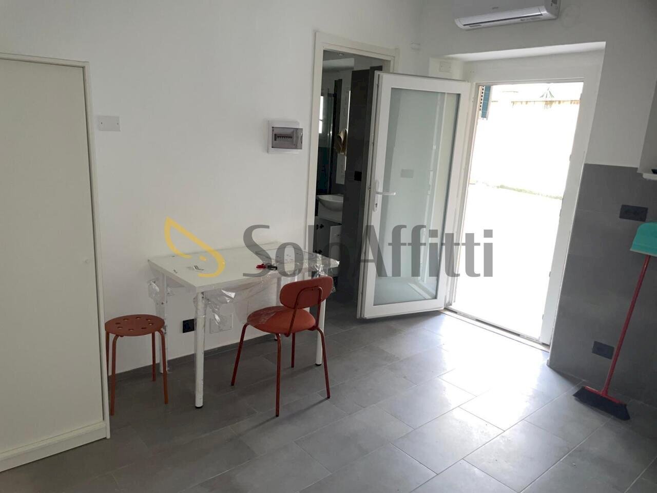 10.jpg - One-room apartment Via Principessa Clotilde, Torino (neighborhood San Donato) - photo 1