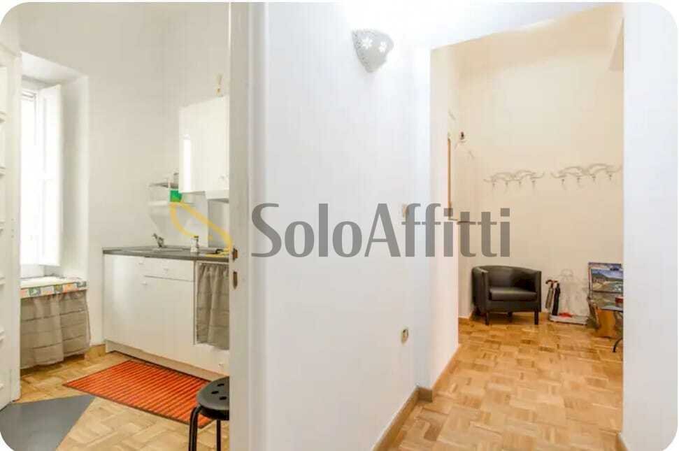 Camera - Monolocale Via Tasso, Napoli (zona Vomero) - foto 3