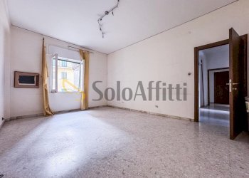 Stanza - Trilocale Via Gian Lorenzo Bernini, Napoli (zona Vomero) - foto 9