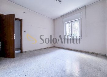 Stanza - Trilocale Via Gian Lorenzo Bernini, Napoli (zona Vomero) - foto 11