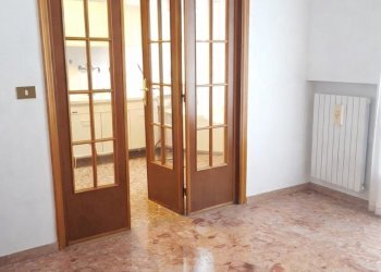 WhatsApp Image 2026-02-03 at 16.47.02.jpeg - Trilocale VIA VOLTURNO 9, Parma - foto 1