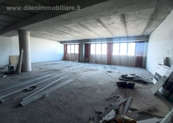 LOCALE COMMERCIALE (1).jpg - Ufficio San Benedetto del Tronto - foto 1