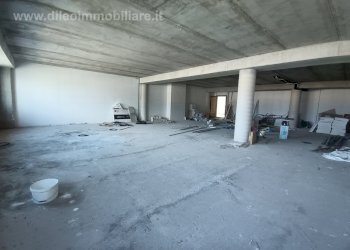 LOCALE COMMERCIALE (2).jpg - Ufficio San Benedetto del Tronto - foto 3