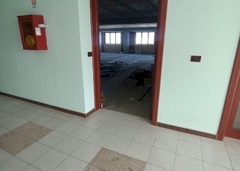 LOCALE COMMERCIALE (4).jpg - Ufficio San Benedetto del Tronto - foto 5
