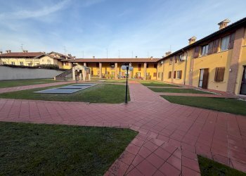 VISTA CORTE COMUNE - Trilocale Via Cavour 127, Castegnato - foto 3