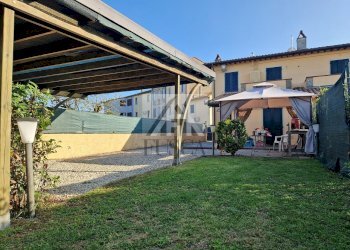 villa-vendia-lucca-fusca_2.jpg - Casa indipendente Via della Santissima Annunziata, Lucca - foto 1