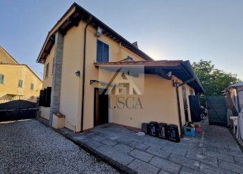 villa-vendia-lucca-fusca_4.jpg - Casa indipendente Via della Santissima Annunziata, Lucca - foto 2